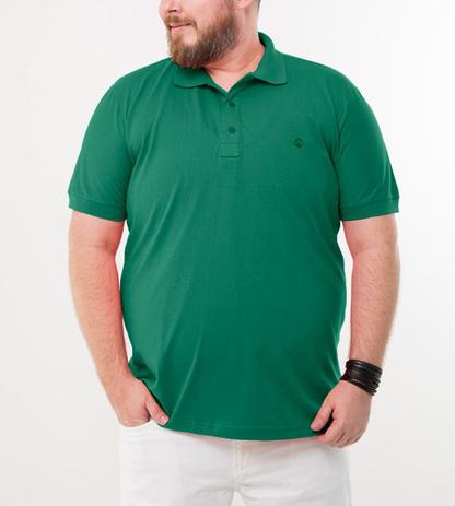 A origem e a história da camisa polo masculina plus size
